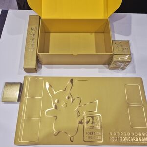 Pokemon 25th Anniversary Gold Card Game Set Accessories